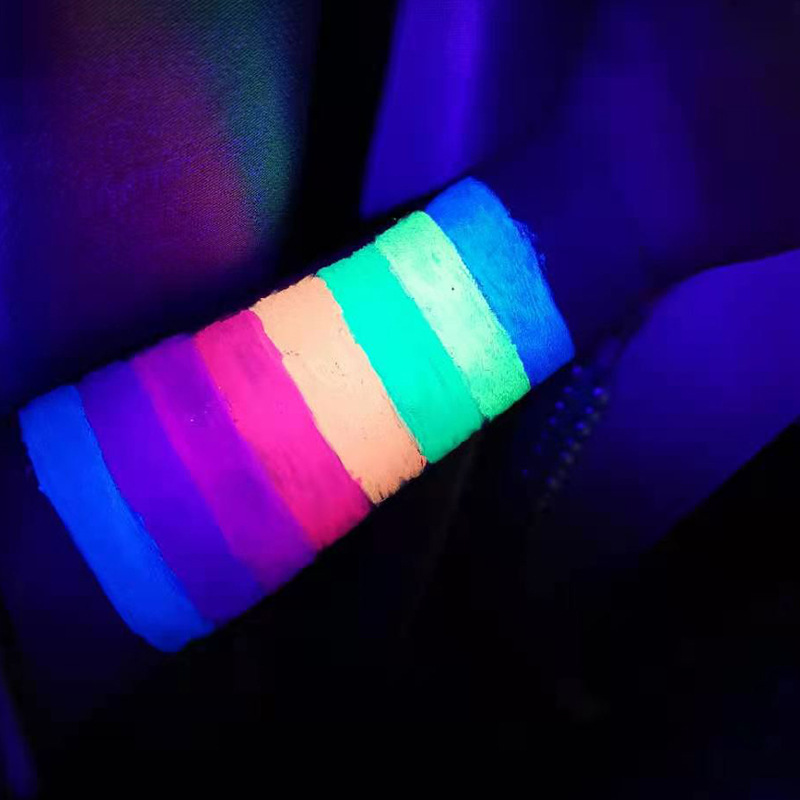 Easy to Wear Eyeliner Pen