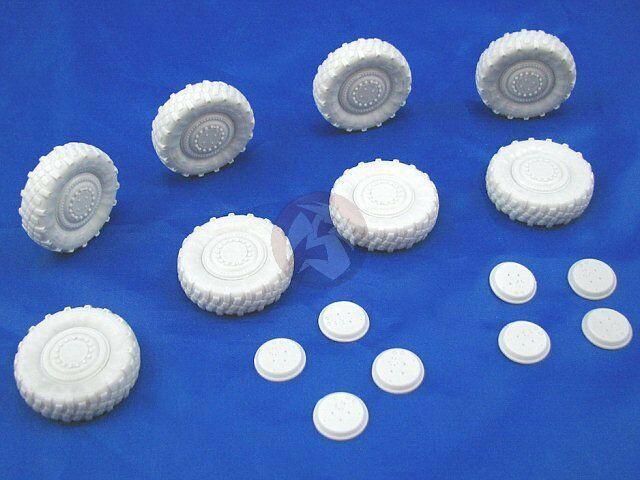 Djiti's 1/35 Bundeswehr GTK Boxer AFV Wheels Set (8 pieces) (for Revell) 35027