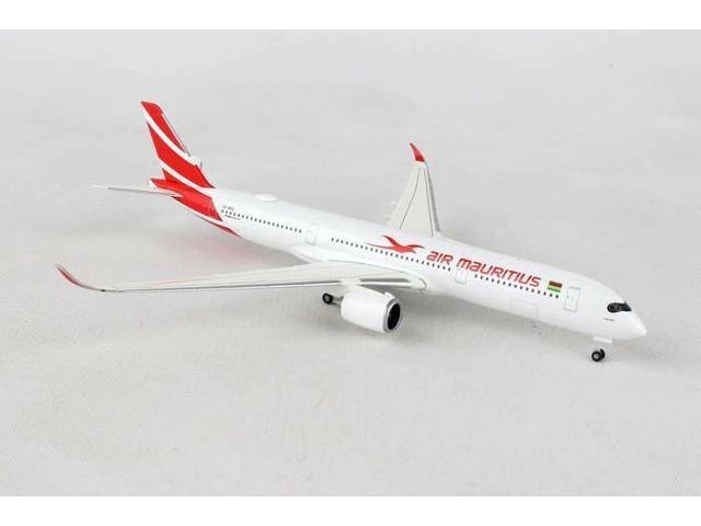 HE531184 Herpa Air Mauritius A350-900 1:500 Model Airplane