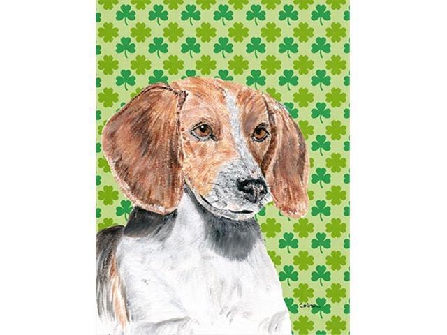 Carolines Treasures SC9579GF English Foxhound St Patricks Irish Flag Garden Size