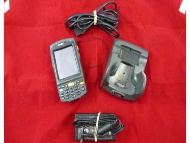 Motorola MC70 Series Handheld Computer KIT - P/N: MC7090 -PU0DCRFA7WR / WLAN 80211a/b/g / 1D Laser-SE950 / Color QVGA Display / Windows Mobile