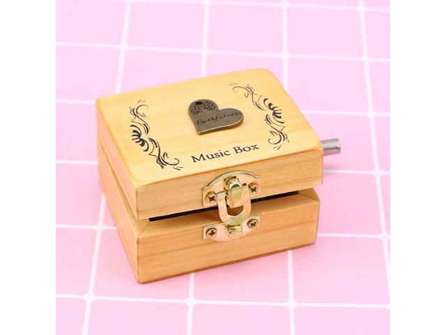 Wooden Music Box Hand-cranked Love Pattern Miniature Wind Up Handmade Mechanical Rotation Box for Birthday Valentine's Gift Christmas Decoration