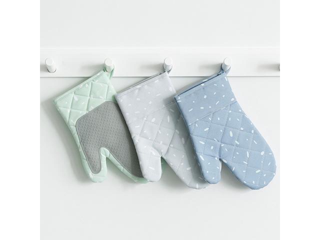 A Pair of Heat Resistant Microwave Oven Golve Thicken Fabric Non-slip Silicone Oven Mitts Kitchen Baking Oven Gloves (Blue)