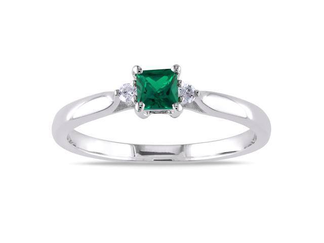 Amour Sterling Silver Aquamarine and 1//10 Ct Diamond Ring H-I I2-I3