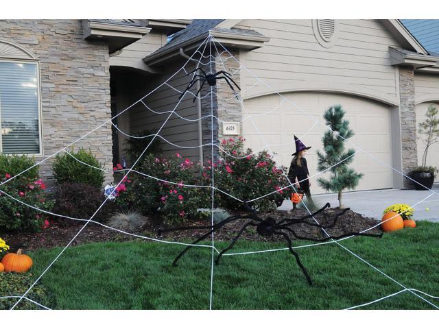 giant spider decoration on house