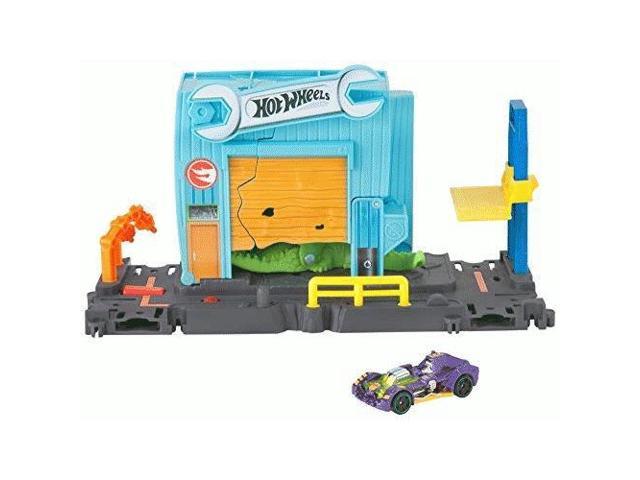 Hot Wheels City Gator Garage Attack Playset Newegg Com