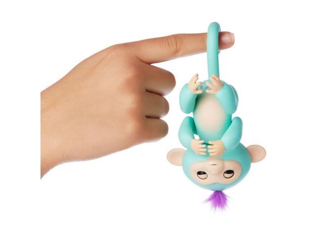 New Fingerlings Zoe WowWee Interactive Toy Baby Pet 