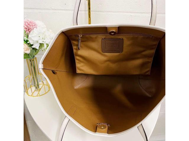 Coach CA607 City Tote In Signature Canvas In Gold/Light Khaki