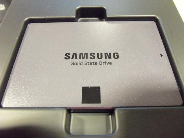 SAMSUNG 840 EVO 2.5" 250GB SATA 6Gb/s 1x nm Samsung Toggle DDR 2.0 3-Bit MLC NAND Flash Memory (400Mbps) Internal Solid State Drive (SSD) MZ-7TE250BW
