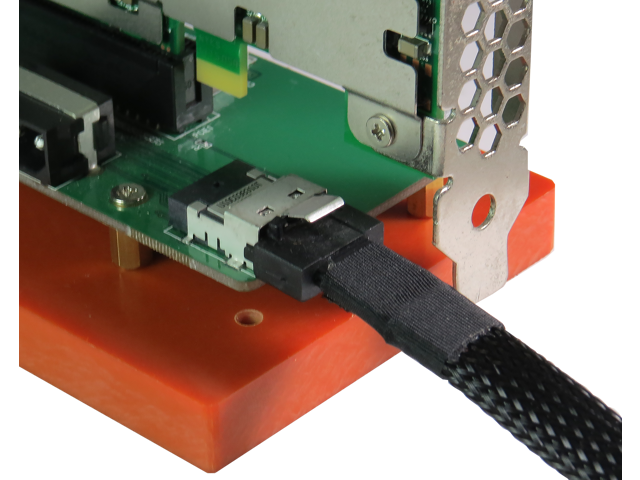 Innocard Slimline SAS (SFF-8654) to PCIe x4 slot Adapter with Slimline ...