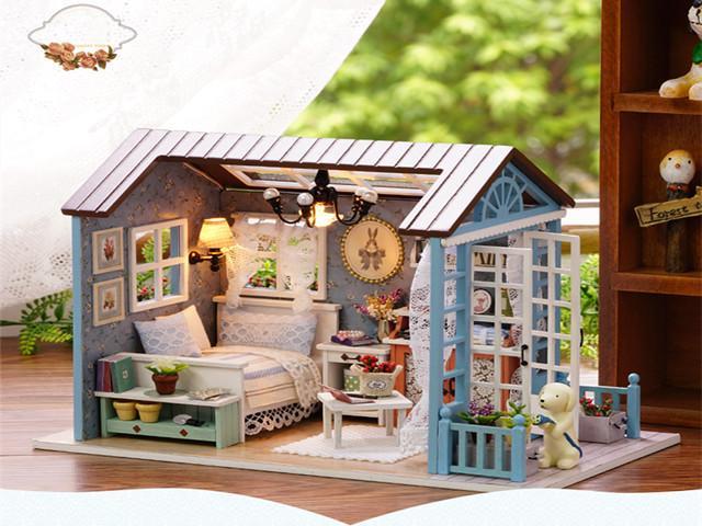 box dollhouse