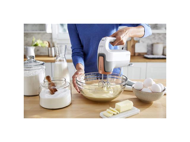 Oster 270-Watt Hand Mixer with HEATSOFT Technology