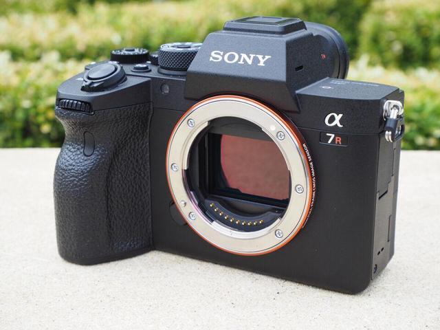 Sony Alpha a7R IV Mirrorless Digital Camera (Body) ILCE7RM4/B + 64GB ...