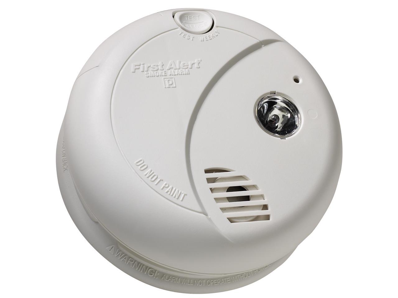 First Alert SA720CN Smoke Detector With Escape Light