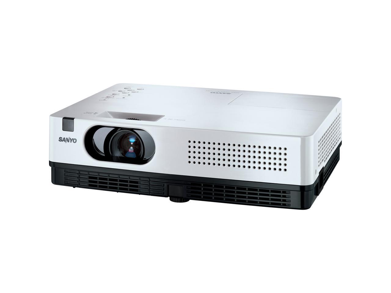 SANYO PLCXD2600 XGA 1024x768 2600 Lumens 5001 Ultra Portable Multimedia 3LCD Projector