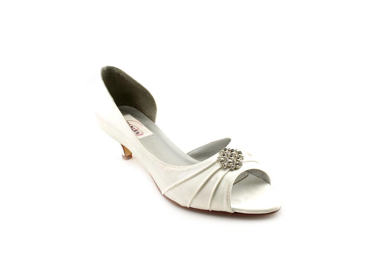 white pumps size 10