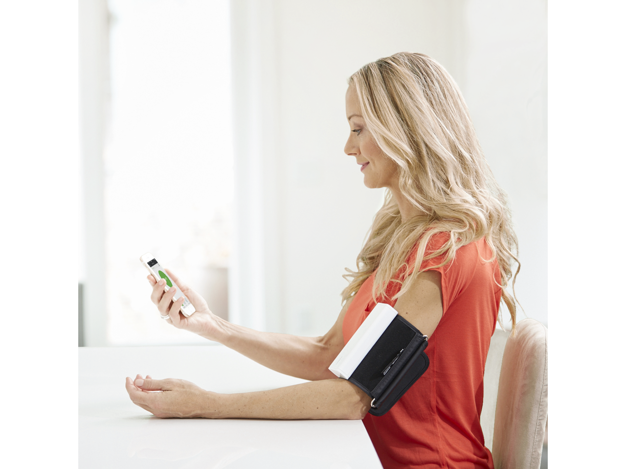 QardioArm Wireless Smart Blood Pressure Monitor (iOS and Android, Apple