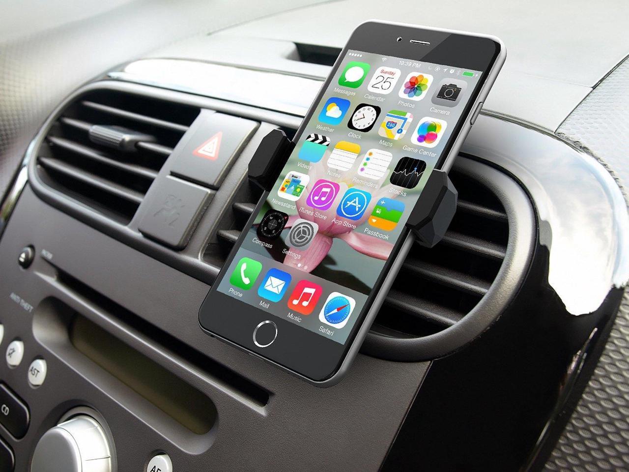 Car phone holder. Автомобильный держатель для iphone 11. Держатель для телефона в автомобиль iphone 12. Смартфон встроенный в авто.