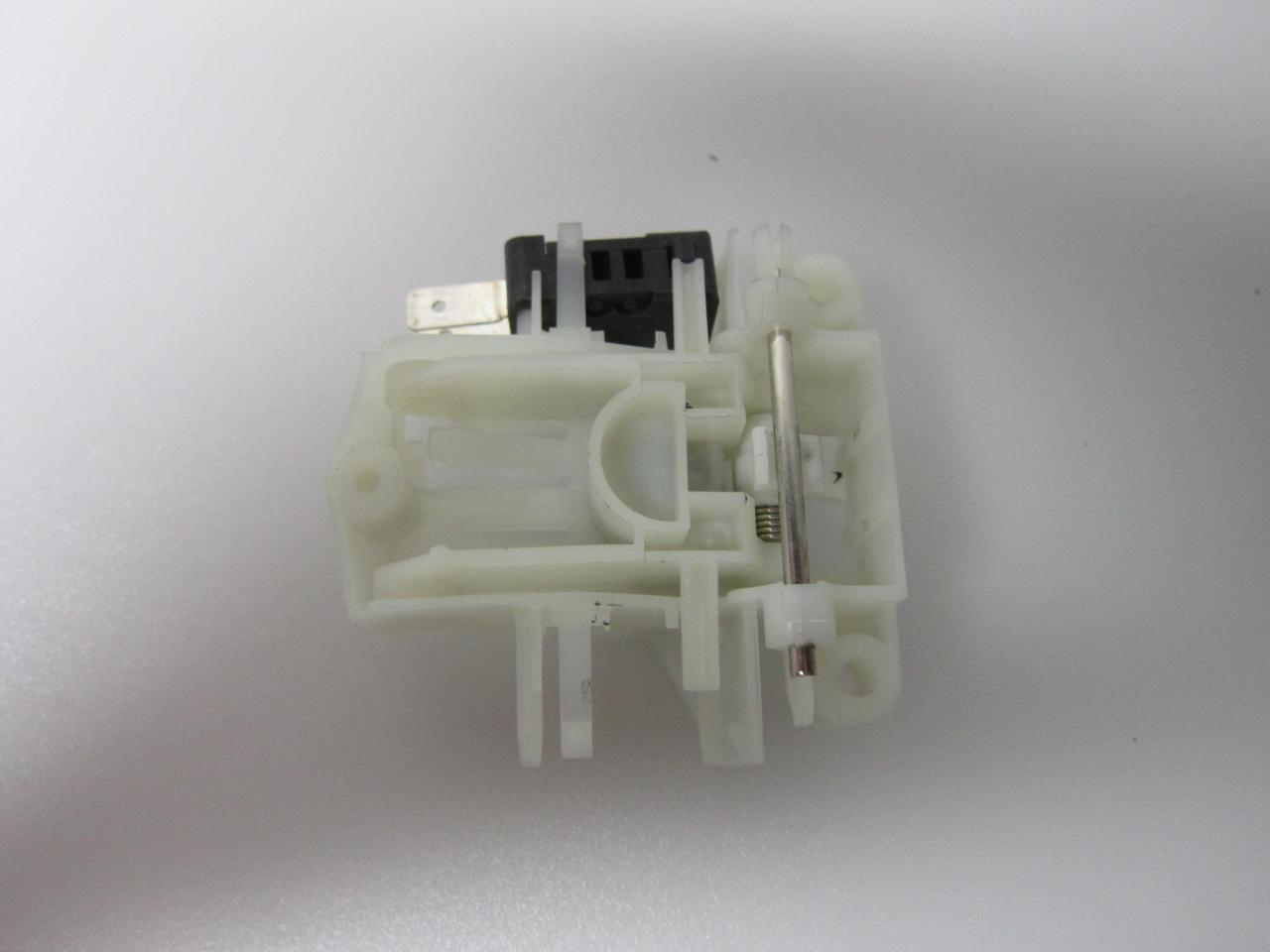 Samsung DD8102132A Dishwasher Door Latch