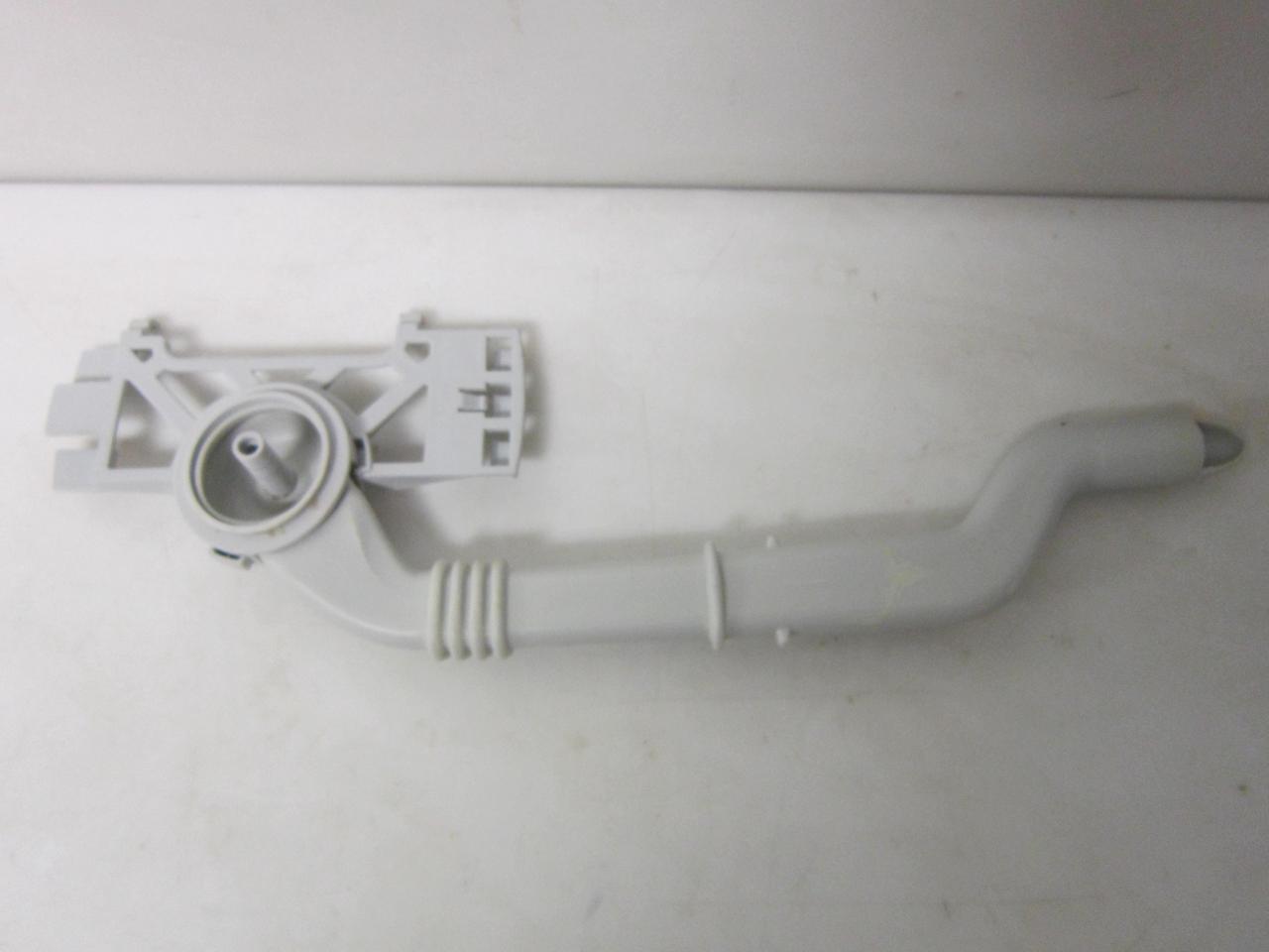 Used Very Good Magic Chef CDB1500AWW1 Dishwasher Spray Arm Manifold