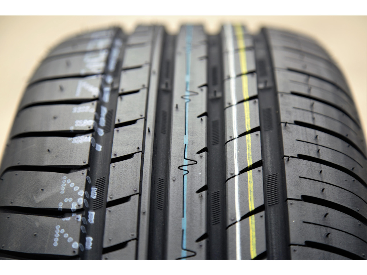 Set Of 4 Atlas Force UHP Tires – 245/40R19 98Y XL High Performance All Season