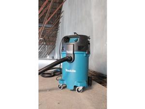 Makita VC4710 XtractVac 12 Gallon Wet/Dry Commercial Vacuum Makita VC4710 XtractVac 12 Gallon Wet/Dry Commercial Vacuum