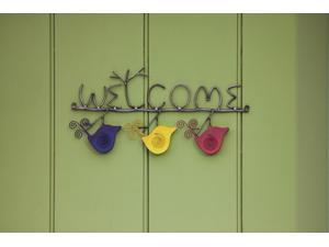 Hanging Wire Birds Welcome Sign