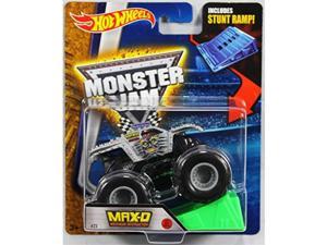 hot wheels monster jam 1:64 scale maxd maximum destruction with stunt ramp #23