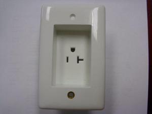 hubbell wiring systems rr201chw tradeselect standard clock hanger/recessed receptacle, 20a, 125v, white hubbell wiring systems rr201chw tradeselect standard clock hanger/recessed receptacle, 20a, 125v, white