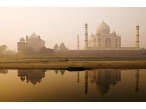 Taj Mahal In Early Morning Agra India Poster Print (18 x 11) Taj Mahal In Early Morning Agra India Poster Print (18 x 11)