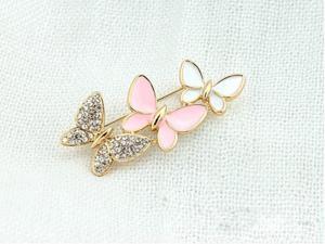Shining Alloy Rhinestone Butterfly Echoes Costume Crown Brooch Decorative Brooch Pin for Woman Girl Shining Alloy Rhinestone Butterfly Echoes Costume Crown Brooch Decorative Brooch Pin for Woman Girl