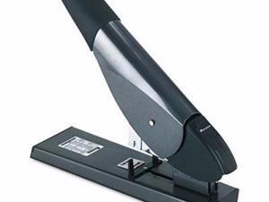 Universal One Heavy-Duty Stapler - UNV43048 Universal One Heavy-Duty Stapler - UNV43048