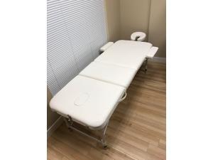 3-Section Aluminum 84"L Portable Massage Table Facial SPA Bed Tattoo w/Free Carry Case (Cream White) 3-Section Aluminum 84"L Portable Massage Table Facial SPA Bed Tattoo w/Free Carry Case (Cream White)