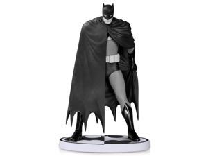 DC Collectibles: Batman Black and White - Batman by David Mazzucchelli Statue DC Collectibles: Batman Black and White - Batman by David Mazzucchelli Statue