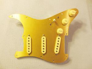 Fender Loaded Strat Pickguard Eric Johnson Sig. Pickups Cream on Gold Anodized Fender Loaded Strat Pickguard Eric Johnson Sig. Pickups Cream on Gold Anodized