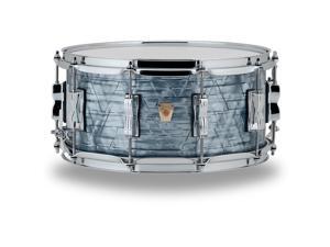 Ludwig Classic Maple Snare Drum 14 x 5 in. Sky Blue Pearl Ludwig Classic Maple Snare Drum 14 x 5 in. Sky Blue Pearl
