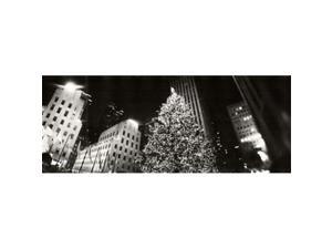 Panoramic Images PPI129786L Christmas tree lit up at night Rockefeller Center Manhattan New York City New York State USA Poster Print by Panoramic Images - 36 x 12 Panoramic Images PPI129786L Christmas tree lit up at night Rockefeller Center Manhattan New York City New York State USA Poster Print by Panoramic Images - 36 x 12