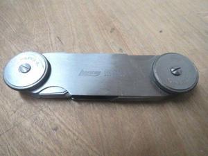 RADIUS GAGE 9/32 TO 1/2 BY 32NDS 16 LEAVES WITH LOCK LUFKIN 177B (LL0981) RADIUS GAGE 9/32 TO 1/2 BY 32NDS 16 LEAVES WITH LOCK LUFKIN 177B (LL0981)