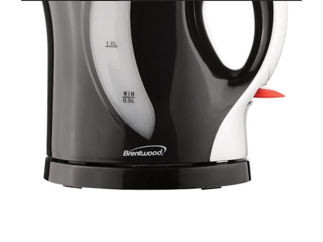 Brentwood KT-1618 BPA Free 1.7L Cordless Electric Kettle, Black/Silver