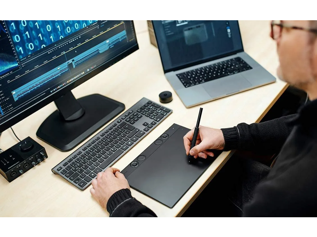 Wacom Intuos Pro Creative Pen Tablet (2025, Large) - image 6