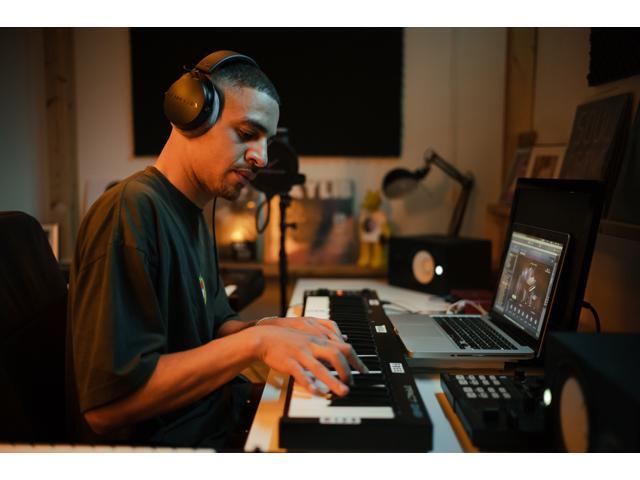beyerdynamic DT 700 PRO X Closed-Back Studio Headphones - image 7