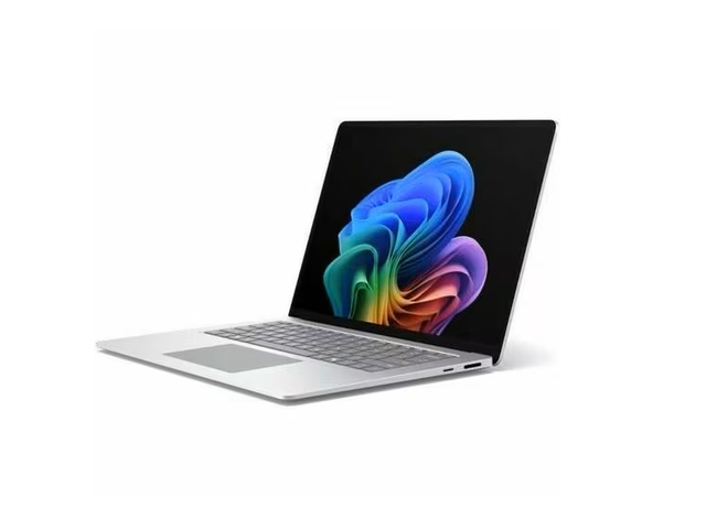 Microsoft Surface Laptop 8 13.8' Touchscreen Notebook - Intel Core Ultra 5 335 - 16 GB - 256 GB SSD - Windows 11 Pro - Webcam - Wi-Fi 7 - Platinum...