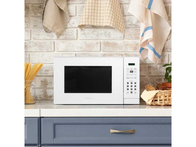 Danby 1.1 cu. ft. Countertop Microwave in White, DBMW1121BWW