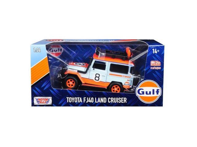 Toyota FJ40 Land Cruiser #8 'Gulf Oil' White Limited Edition to 2,400 pieces Worldwide 1/24 Diecast Car by Motormax