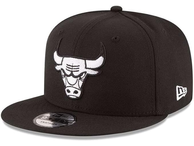 New Era 9Fifty NBA Chicago Bulls Snapback Cap - Adjustable - Black