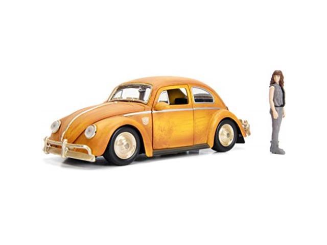 VW Beetle Weathered Yellow w/Robot on Chassis & Charlie Diecast Figurine 'Bumblebee' (2018) Movie 1/24 Diecast by Jada