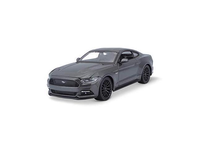 Maisto 2015 Ford Mustang Die Cast Vehicle (1:24 Scale) (Colors May Vary)