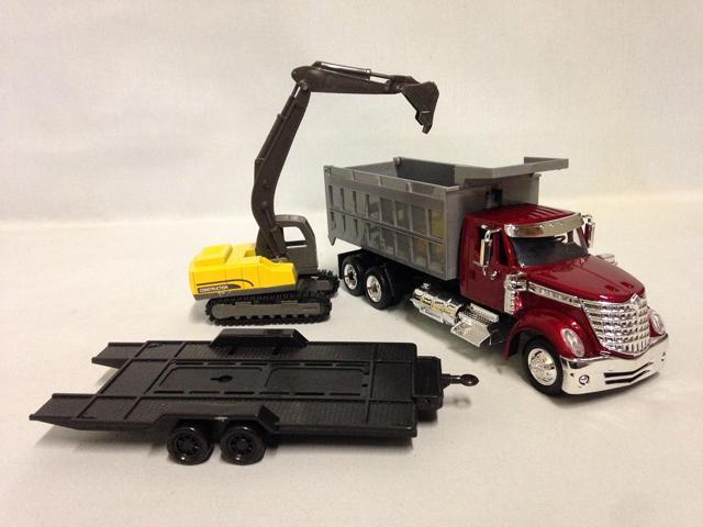 international lonestar, dump truck w/excavator 1:43 scale 18' diecast new ray toys #16623 red