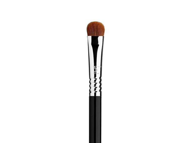 Sigma Beauty Professional E55 Eye Shading Brush - Eye Makeup Brush for Even Base Application - Soft, Dense Eyeshadow Makeup Brush for Primer, Cream...