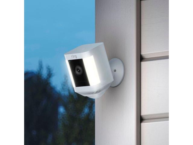 Ring - Spotlight Cam Plus Outdoor/Indoor Wireless 1080p Battery Surveillance Camera - White - image 4